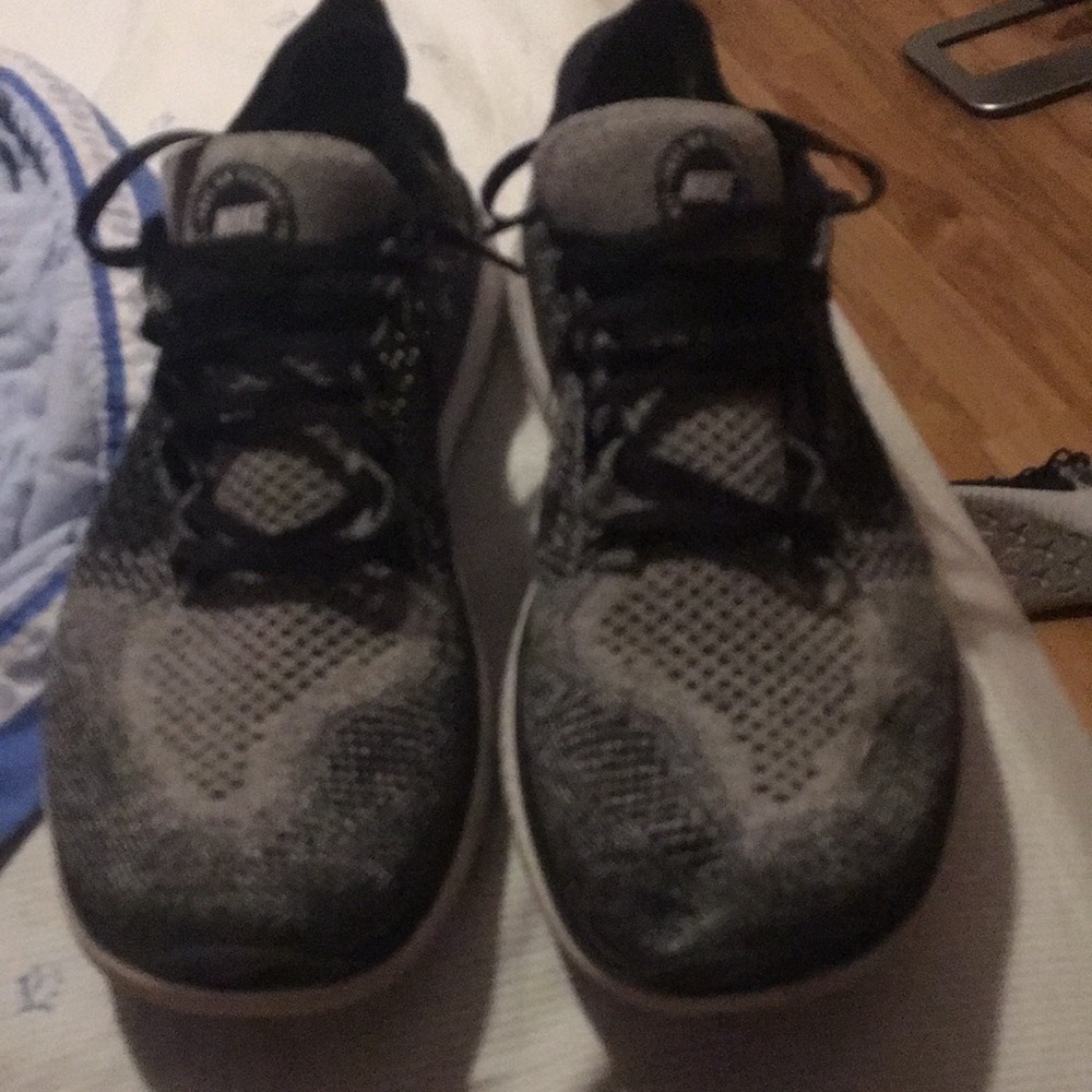 Nike free run flyknit size 10